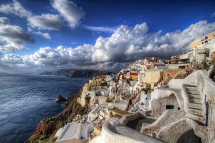 Cloudy imerovigli