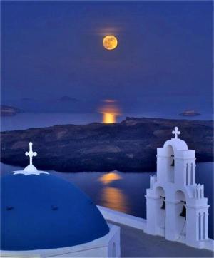 Full moon caldera