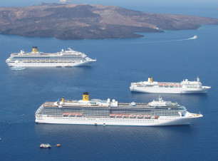 Caldera cruiseships1